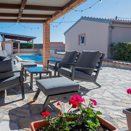 In Дом отдыха Pridraga