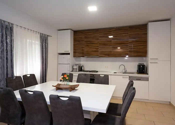 In Дом отдыха *