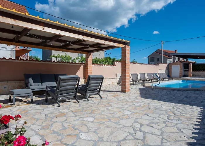 Дом отдыха In *