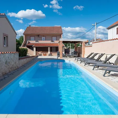 In Semesterbostad Pridraga